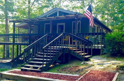 Brevard Cabin | 5 acres 4 bedroom cabin close to everything with fire pit, swimming fishing lake