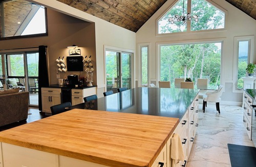 Sautee Nacoochee Cabin | 5 ALL KING BRs-Bridesmaid Spa & Glam Suite, Sauna, Chef, 10+ Acres 3 mi. Helen