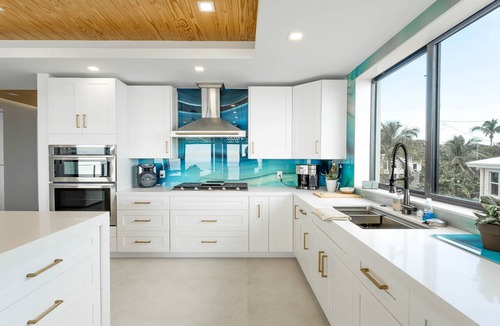 Tavernier House | 5 bed/4 bath Ocean side, right outside of Tavernier Creek Mile Marker 91