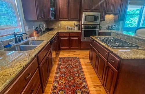 Eatonton House | 5 BED 7 BATH WITH BOAT DOCK