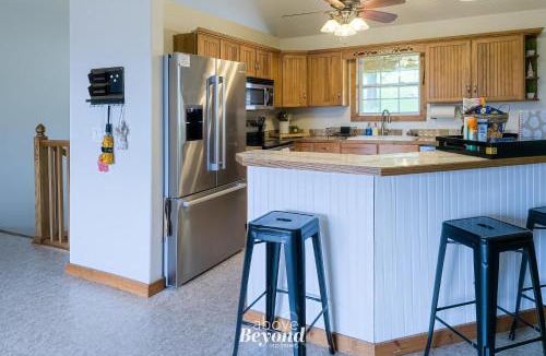 Branson House | 5 bed Mountain View Retreat on 8 Acres Near Town