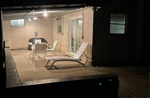 Baker House | 5 Bedroom with fireplace minutes from Baton Rouge