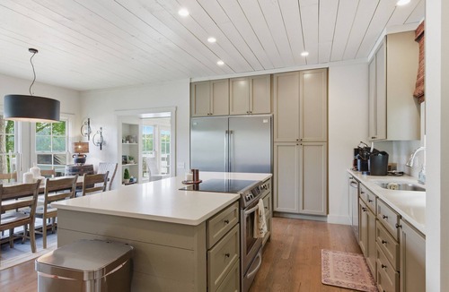 Crane Hill House | 5 BR 4.5 BA house in gated neighborhood with community pool- dock with 25’ boat