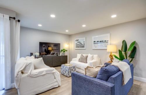Jupiter Village House | 5 Mi to Beach: Jupiter Townhome w/Pool Access