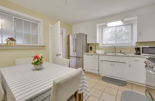 Metairie House | 5 Mi to City Park: Pet-Friendly Home Near NOLA!