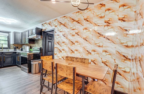 Marietta House | 5 Mi to Town: Pet-Friendly Retreat in Marietta!