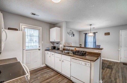 Memphis House | 5 Min to Downtown & Hospital - Bluff City Bungalow