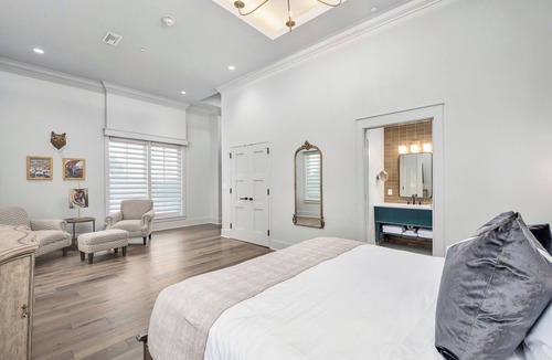 Cullman Hotel | 5 Minutes from I65 | In the heart of Cullman | Experience The Frankweiler