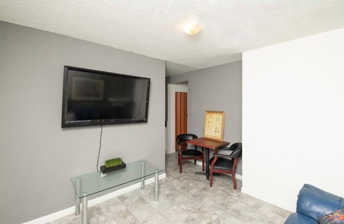 Overtown Apartment | 5 Minutes to downtown apt 203
