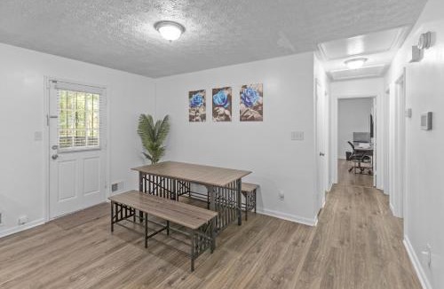 Church Street Villa | 5BD 2BTH Home Near Hartsfield Jackson Airport