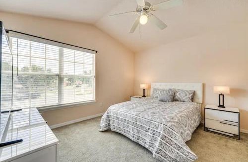 Sandy Ridge House | 5bd 4bth Retreat Near Disney Heated POOL w Spa and Jacuzzi