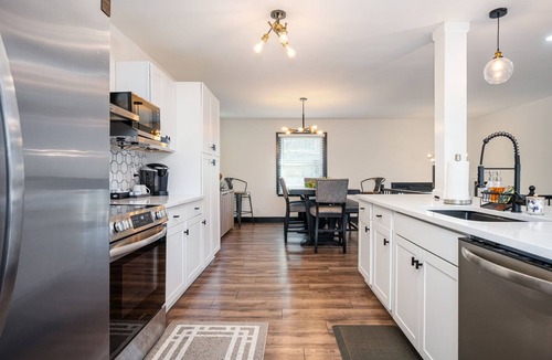 Candler-McAfee House | 5BR/3BA Stylish Modern Home in Decatur