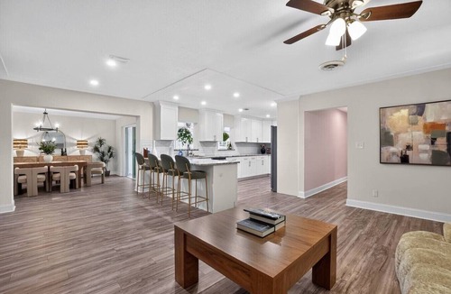 Mary Esther House | 5BR Pool Home Near Beaches | Pet-Friendly + BBQ