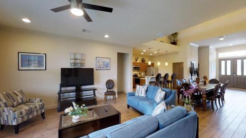 Oviedo Villa | 6 Bed, 4 Bath perfect for group or large family