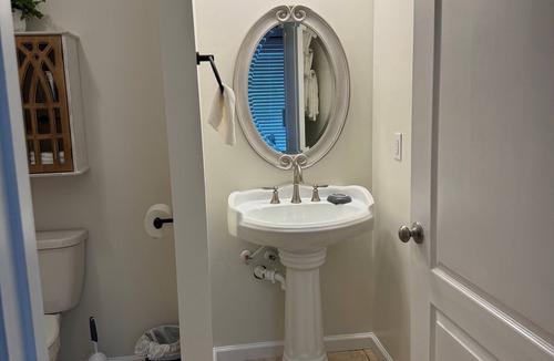 Sylvester Hotel | 6-BR in Sylvester, GA - Southern Charm Meets Spacious Comfort