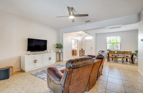 Pelican House | 6 Mi to Beach: Cape Coral Home w/Screened Lanai