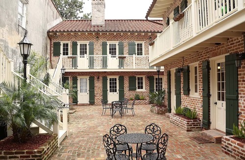 French Quarter Condo | 60 DAY MINIMUM Beautiful 1/1 French Quarter Condo