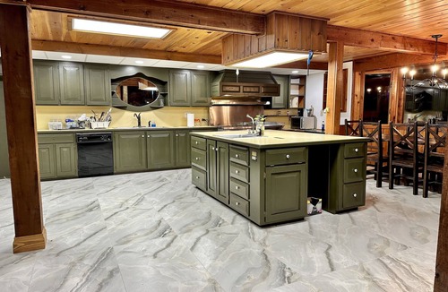 Campobello House | 7 BR Bunk House in Cozy Campobello Sleeps 28