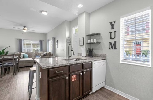 Kissimmee Resort | 7 Dwarfs Resort 4BR Condo - Near Disney & Parks