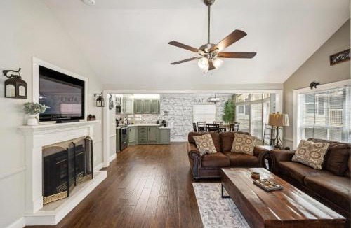 Newport House | 749 Townsend