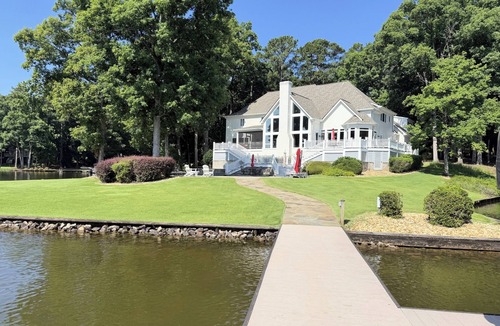 Greensboro House | 7BR Reynolds Lake Oconee Luxury Lakefront- Private Pool, Spa & Dock - Sleeps 16
