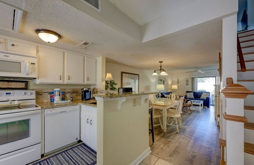 Hilton Head Island Villa | 8 Hilton Head Cabanas: So Close to the beach! 2 BR Villa. Free Bikes, Pool