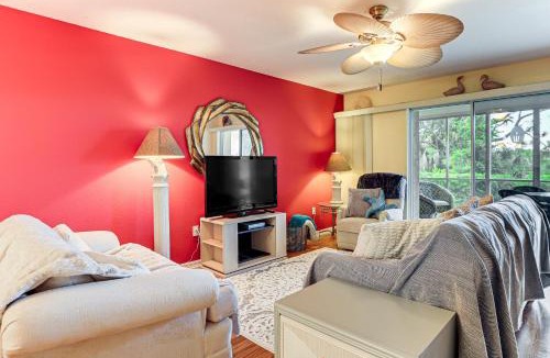 Englewood House | 8 Mi to Beach w/Pool Access: Englewood Condo!