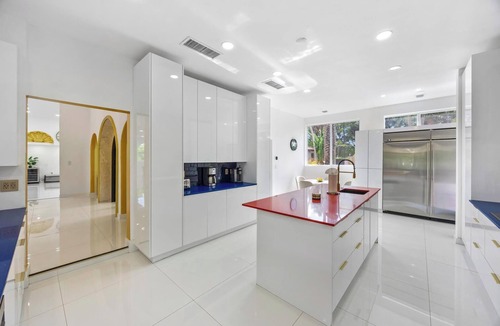 Tamarac Villa | 9000ft Mega Retreat, Jacuzzi Basketball & tennis court +Lake 11 BR 7.5 Bathroomn