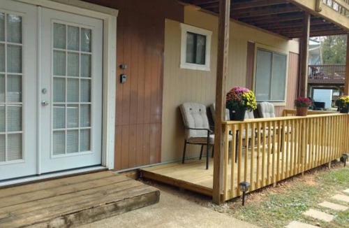 Collegedale Apartment | A Comfy Place near SAU. Kitchenette, Private Entrance, Queen Bed, Bath.