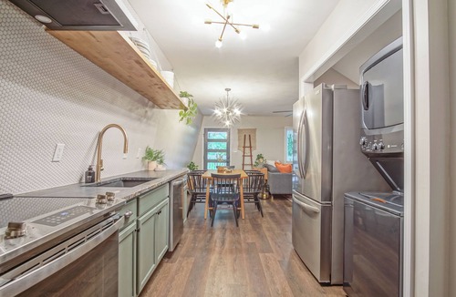 Kennesaw Cabin | A-Frame Haven!Near KSU, LakePoint Sports,Marietta Sq. Downtown Kennesaw+EV Chrgr