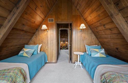 Mentone Apartment | A-Frame with VIEWS - Walk to Downtown and Park - Pets OK