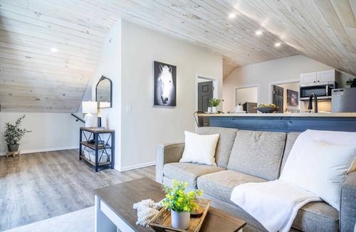 Walton Apartment | A homey haven, perfectly located between the Ark and the Creation Museum.