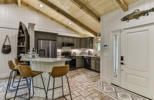Ellijay Cabin | A Lure on Bear Creek by Mountain Oasis | Trout Fishing & Trail Access