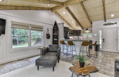 Ellijay Cabin | A Lure on Bear Creek by Mountain Oasis | Trout Fishing & Trail Access