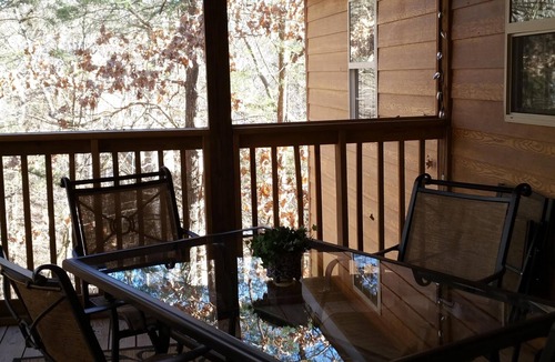 Branson West Cabin | A Luxury Cabin in a Gated Golf Community