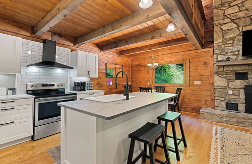 Maggie Valley Cabin | A peaceful retreat with a melody all it's own.come experience Maggie's Song!