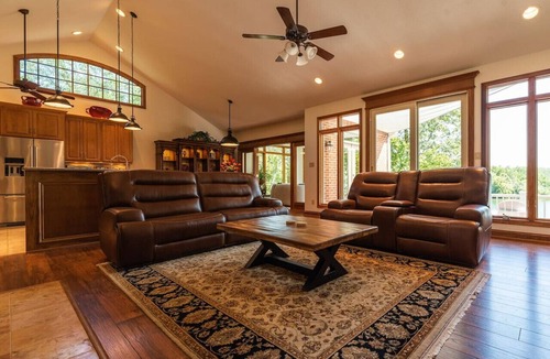 Tellico Village House | A Pet Friendly Luxury Lakefront Escape