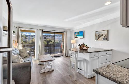 Folly Field House | A145 HH Beach & Tennis Resort