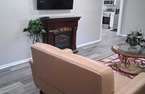 Midtown House | ABM Southern Vacation Rental 3-bedroom house in marvelous Savannah with WiFi