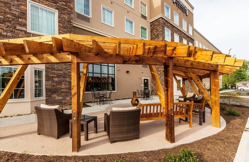 Farragut Apartment | Accessible 2 Queen Studio w/Kitchen + Breakfast
