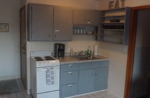 Kutzky Park Apartment | Across from St Marys hospital Covered By Faith 1
