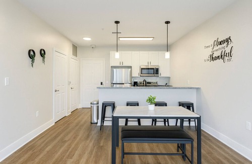 Glen Iris Apartment | Across from UAB | Spacious 2BR Retreat 3b