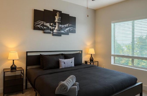 Glen Iris Apartment | Across from UAB Spacious 2BR Retreat 3a