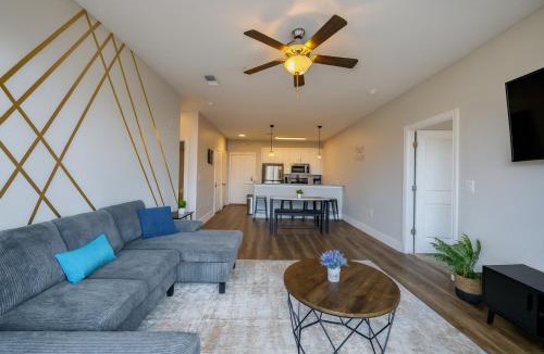 Glen Iris Apartment | Across from UAB Spacious 2BR Retreat 2nd