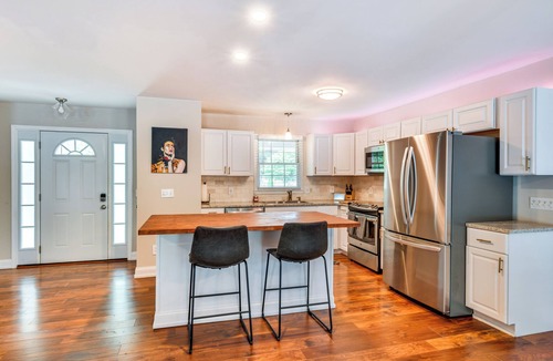 Acworth House | Acworth Oasis w/Pool, Hot Tub & Fire Pit!