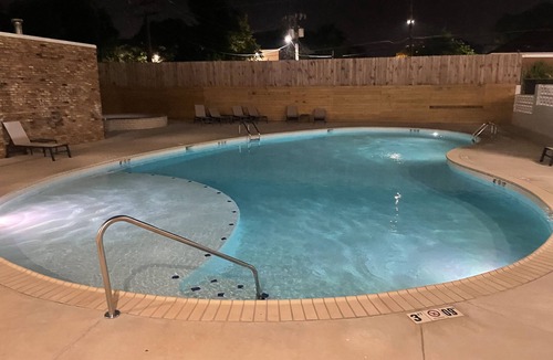 Greater Belhaven Apartment | Admiral Benbow #236