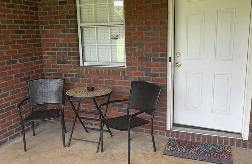 Albany Apartment | Adorable 2-bedroom apartment with all the amenities in charming Albany,Ga.