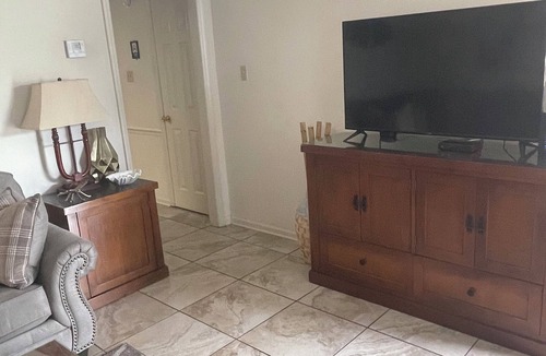 Albany Apartment | Adorable 2-bedroom apartment with all the amenities in charming Albany,Ga.