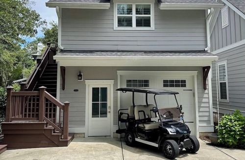 Olde Town Apartment | Adorable Bluffton Carriage House — Explore Town by Golf Cart!