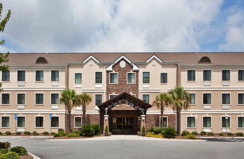 Eden Condo | Air-Conditioned Suite Near the Savannah Airport | Seasonal Pool Access
